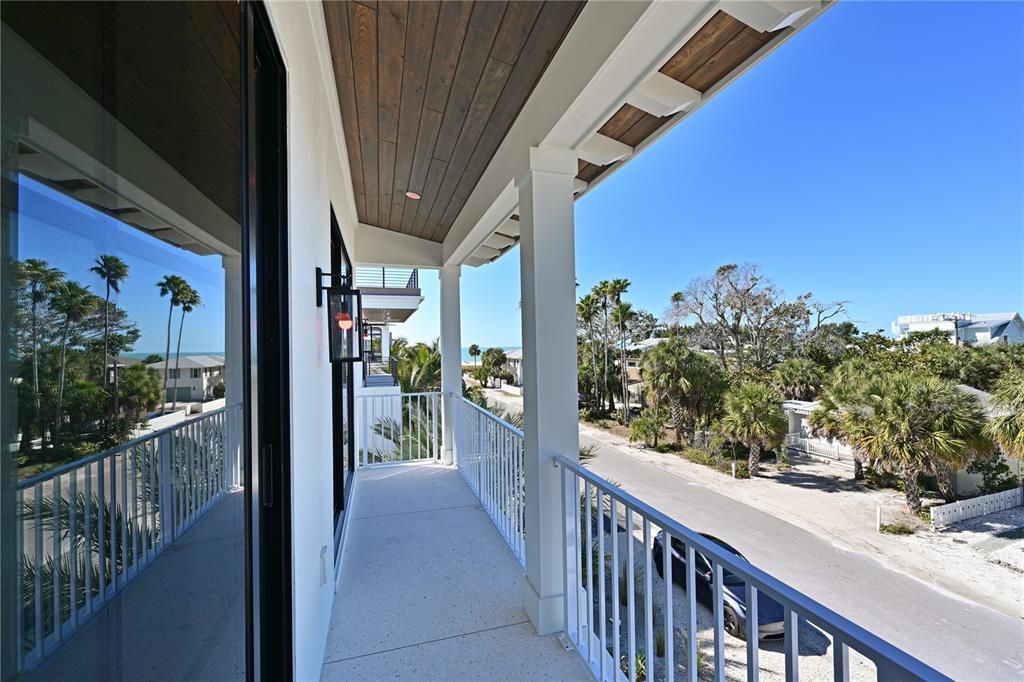 For Sale: $5,125,000 (4 beds, 4 baths, 2220 Square Feet)