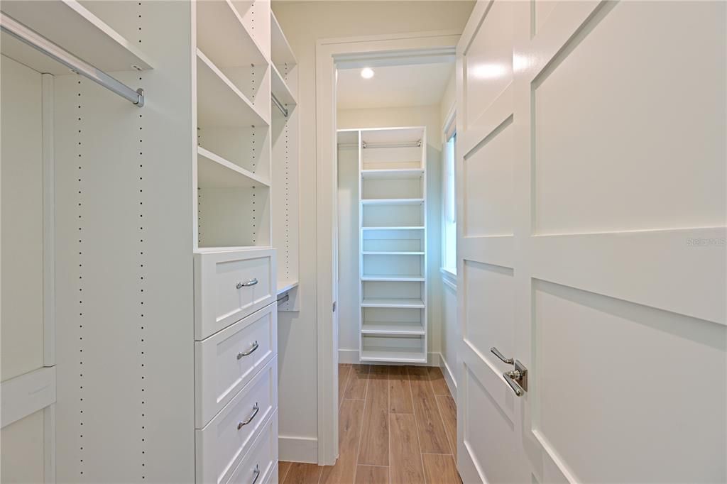 For Sale: $5,125,000 (4 beds, 4 baths, 2220 Square Feet)