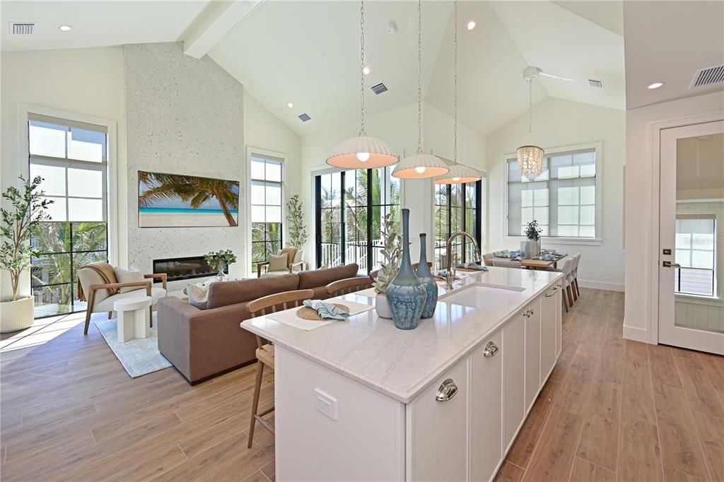 For Sale: $5,125,000 (4 beds, 4 baths, 2220 Square Feet)
