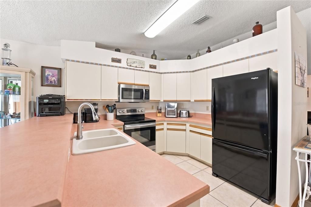 For Sale: $264,900 (3 beds, 2 baths, 1382 Square Feet)
