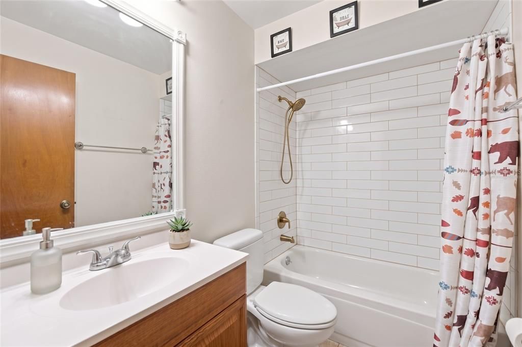 For Sale: $264,900 (3 beds, 2 baths, 1382 Square Feet)