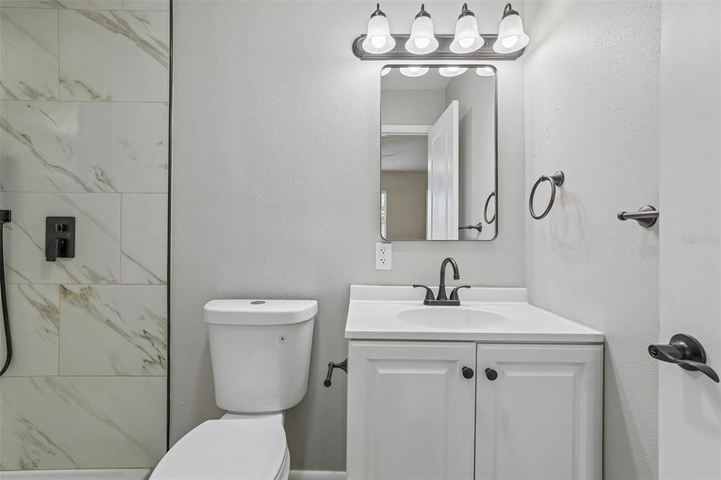 En Venta: $255,000 (4 camas, 2 baños, 1397 Pies cuadrados)