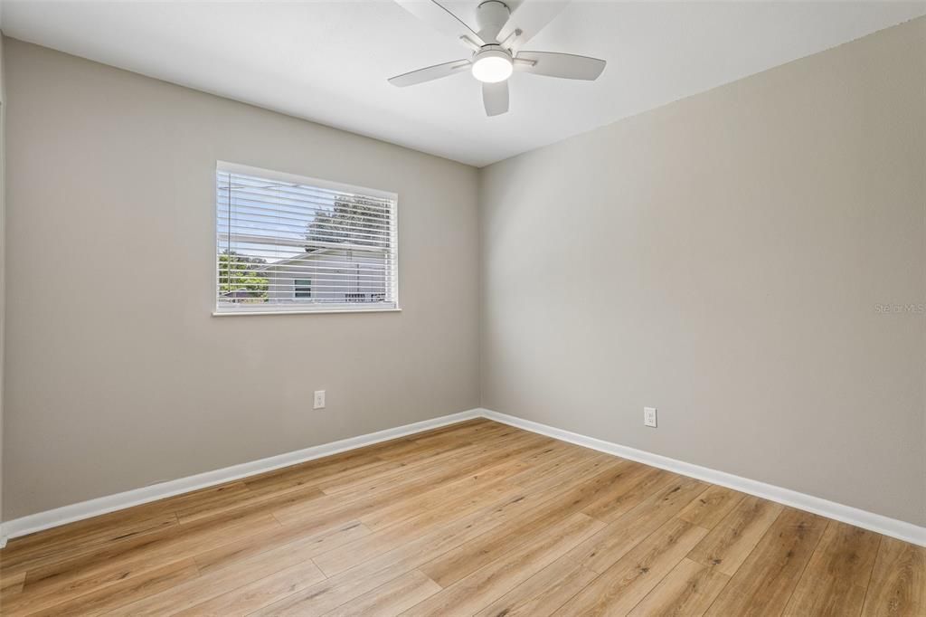 En Venta: $255,000 (4 camas, 2 baños, 1397 Pies cuadrados)