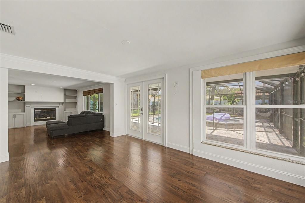 For Rent: $3,950 (2 beds, 2 baths, 1701 Square Feet)