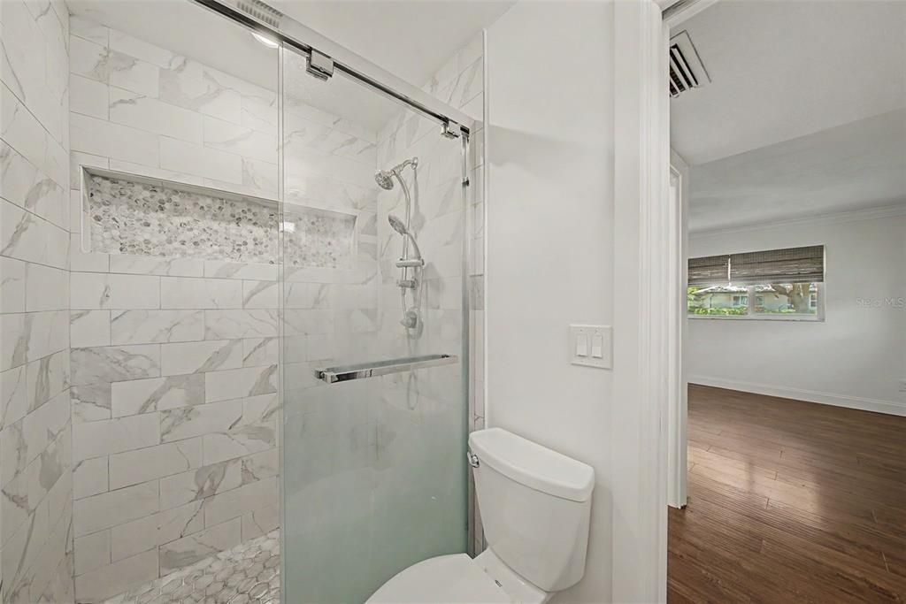 For Rent: $3,950 (2 beds, 2 baths, 1701 Square Feet)