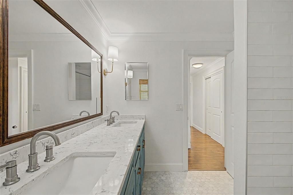 For Rent: $3,950 (2 beds, 2 baths, 1701 Square Feet)