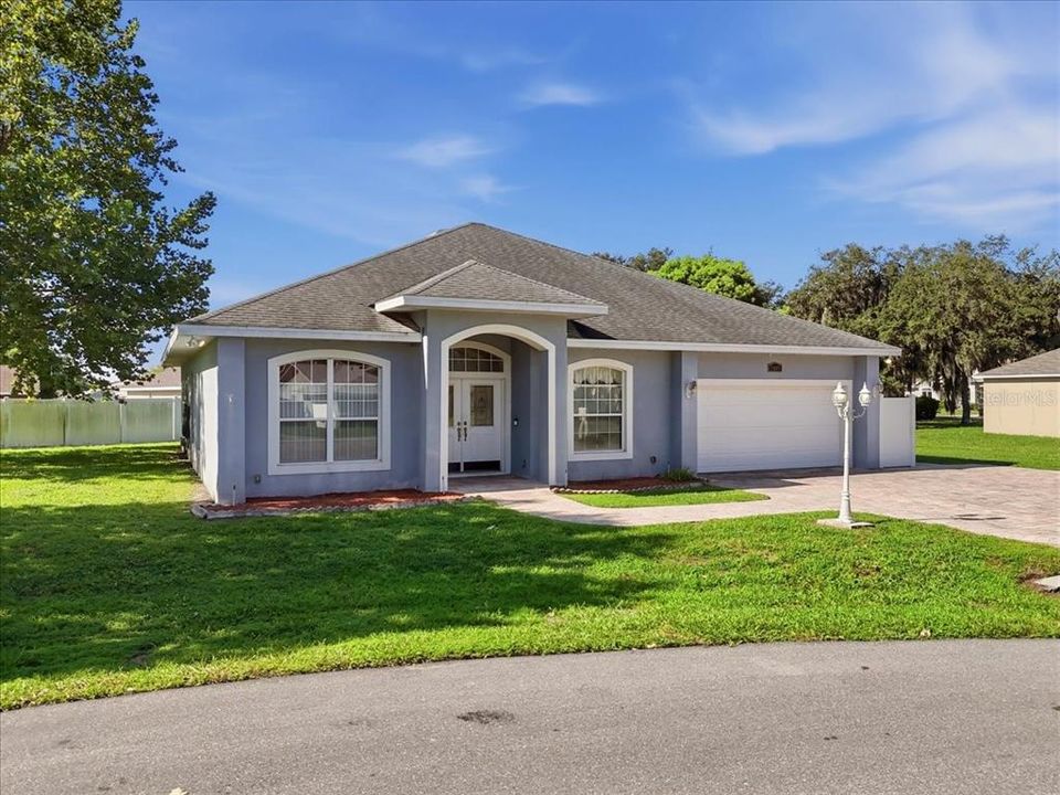 For Sale: $335,000 (3 beds, 2 baths, 2116 Square Feet)