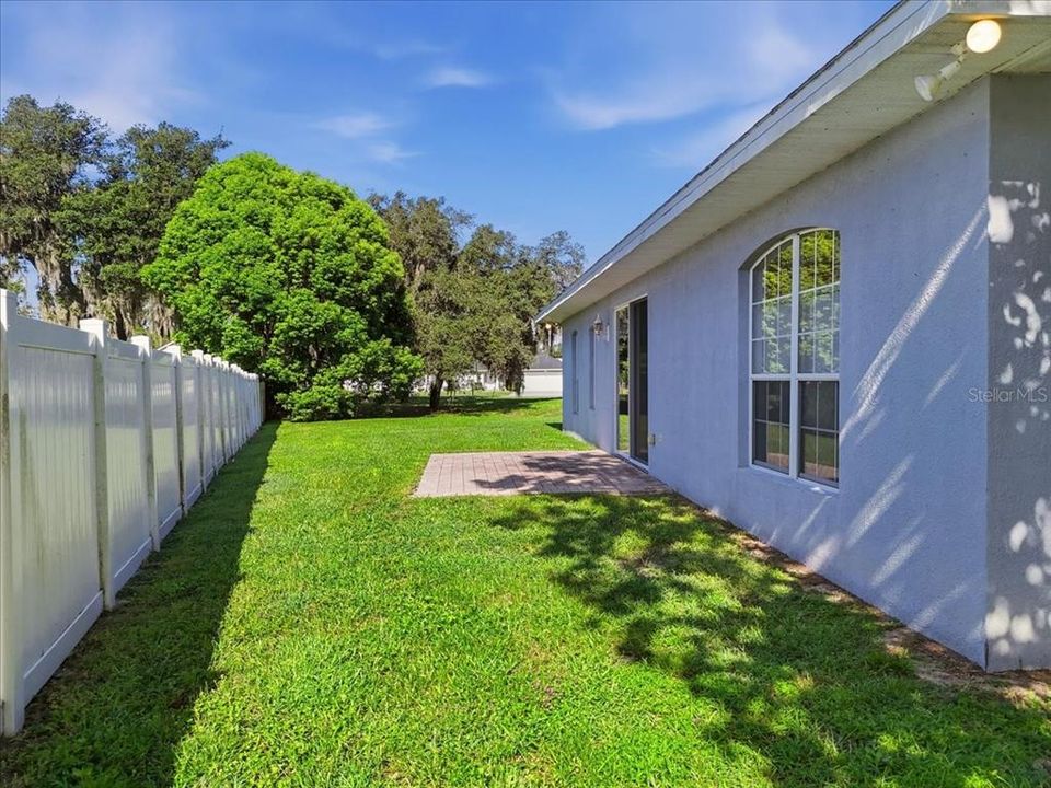 For Sale: $335,000 (3 beds, 2 baths, 2116 Square Feet)
