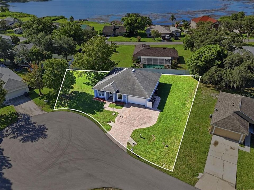 For Sale: $335,000 (3 beds, 2 baths, 2116 Square Feet)
