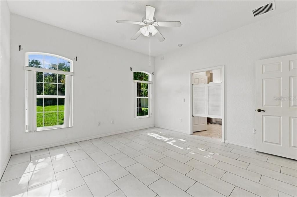 For Sale: $335,000 (3 beds, 2 baths, 2116 Square Feet)