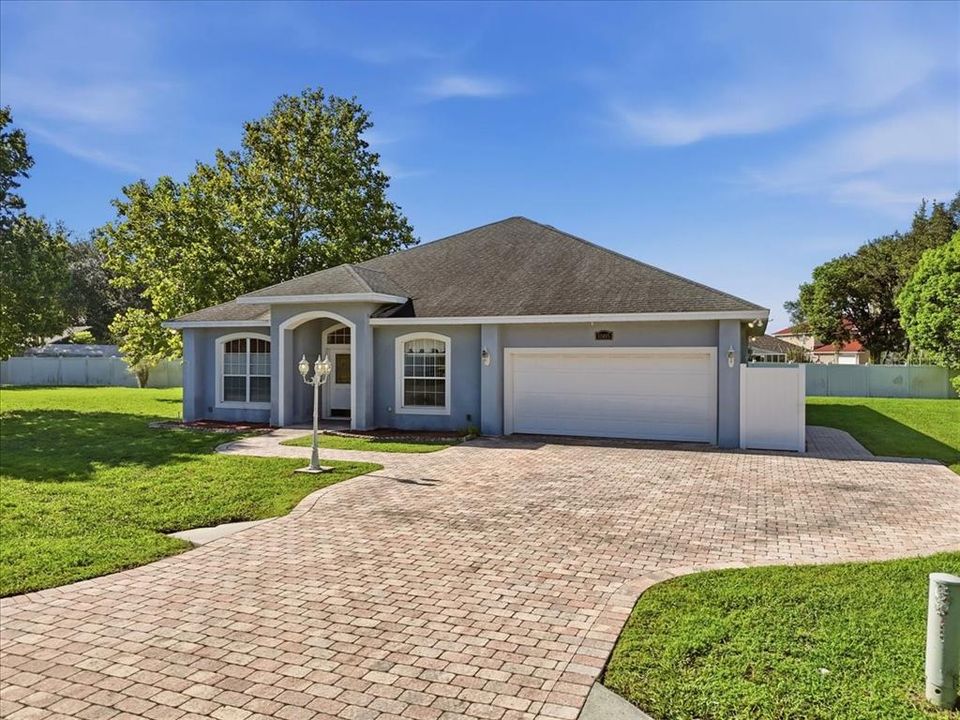 For Sale: $335,000 (3 beds, 2 baths, 2116 Square Feet)