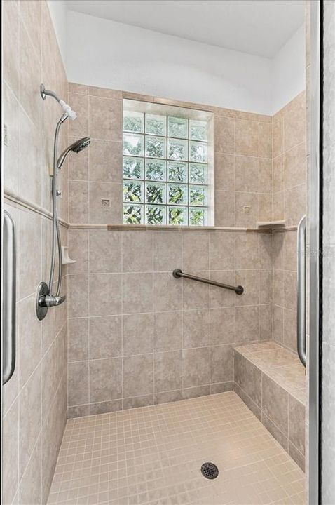 For Sale: $335,000 (3 beds, 2 baths, 2116 Square Feet)