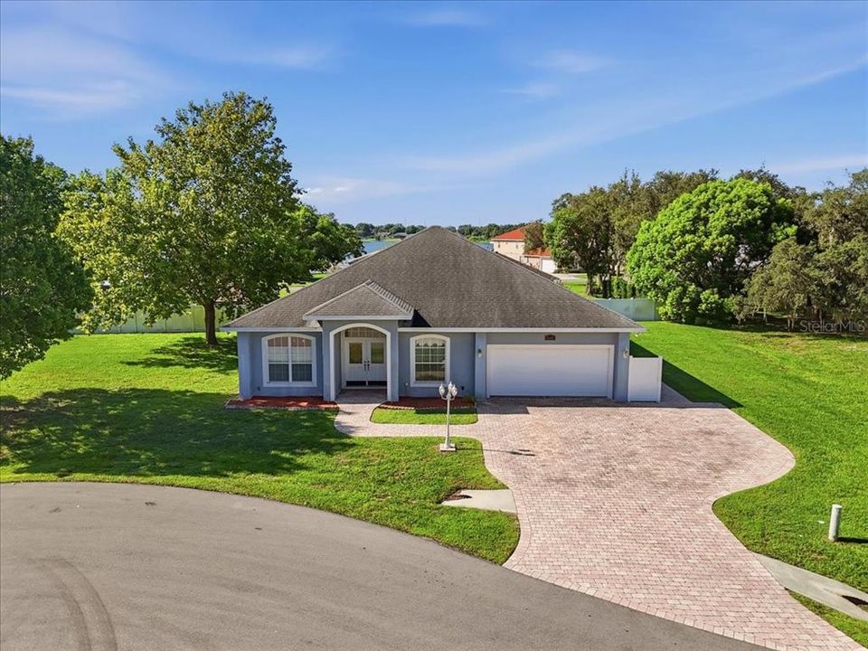 For Sale: $335,000 (3 beds, 2 baths, 2116 Square Feet)