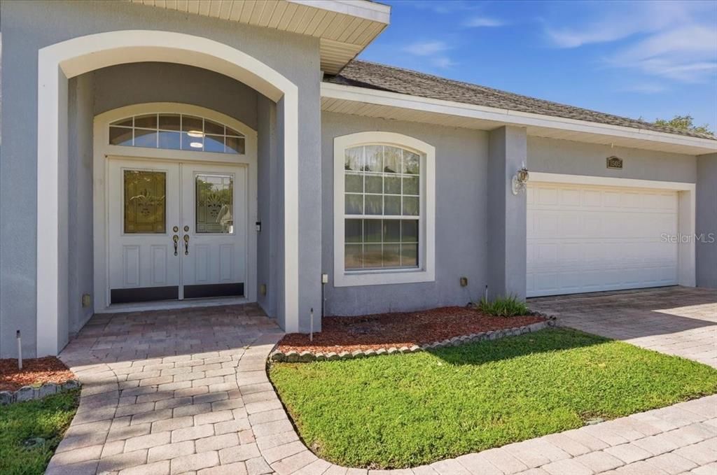 For Sale: $335,000 (3 beds, 2 baths, 2116 Square Feet)