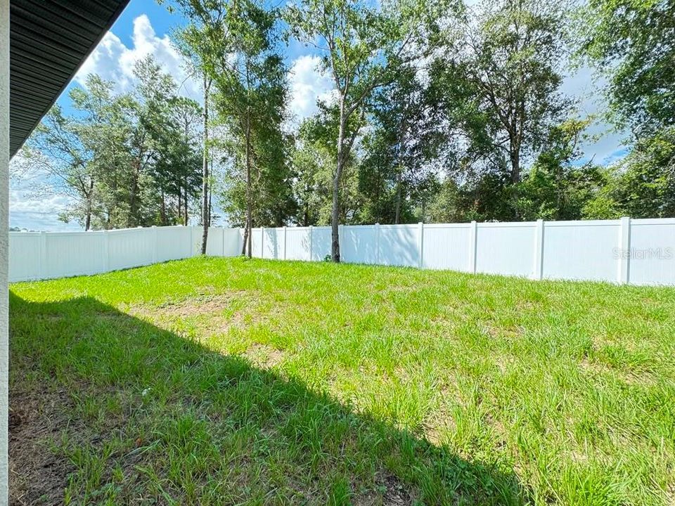 В аренду: $2,095 (4 спален, 2 ванн, 1708 Квадратных фут)