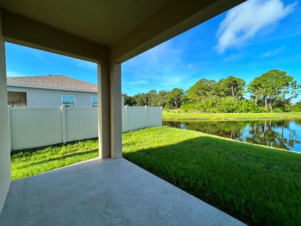 For Rent: $2,090 (4 beds, 2 baths, 1665 Square Feet)