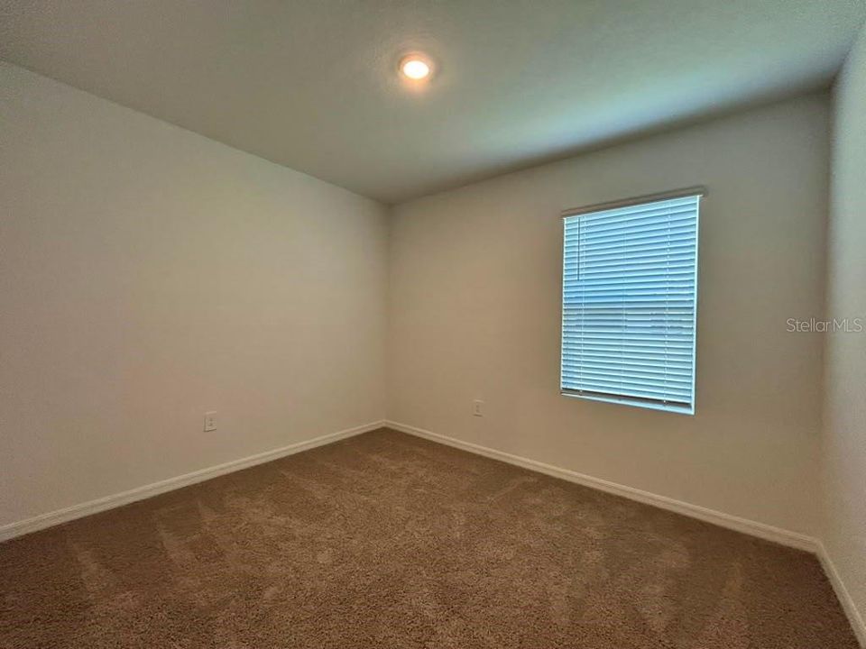 For Rent: $2,090 (4 beds, 2 baths, 1665 Square Feet)