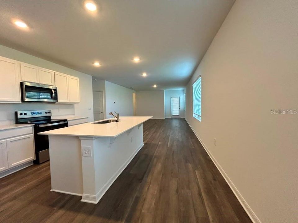 For Rent: $2,090 (4 beds, 2 baths, 1665 Square Feet)