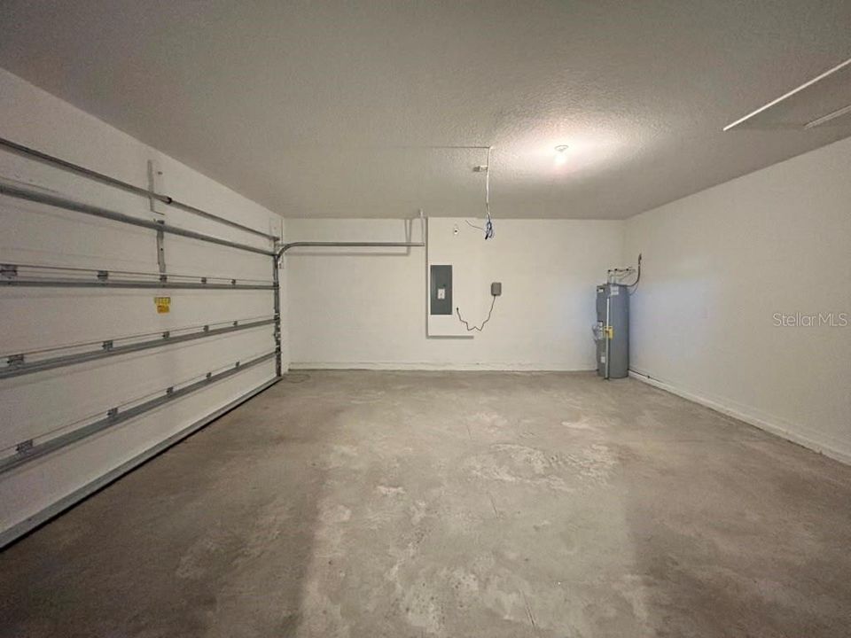 For Rent: $2,090 (4 beds, 2 baths, 1665 Square Feet)