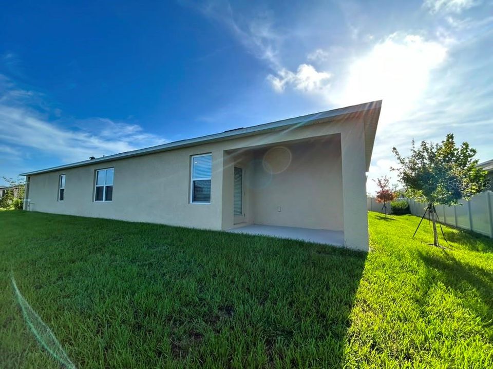 For Rent: $2,090 (4 beds, 2 baths, 1665 Square Feet)