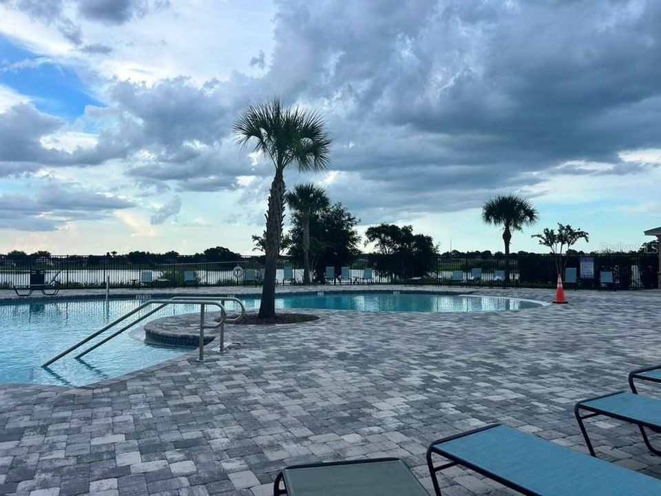 For Rent: $2,090 (4 beds, 2 baths, 1665 Square Feet)