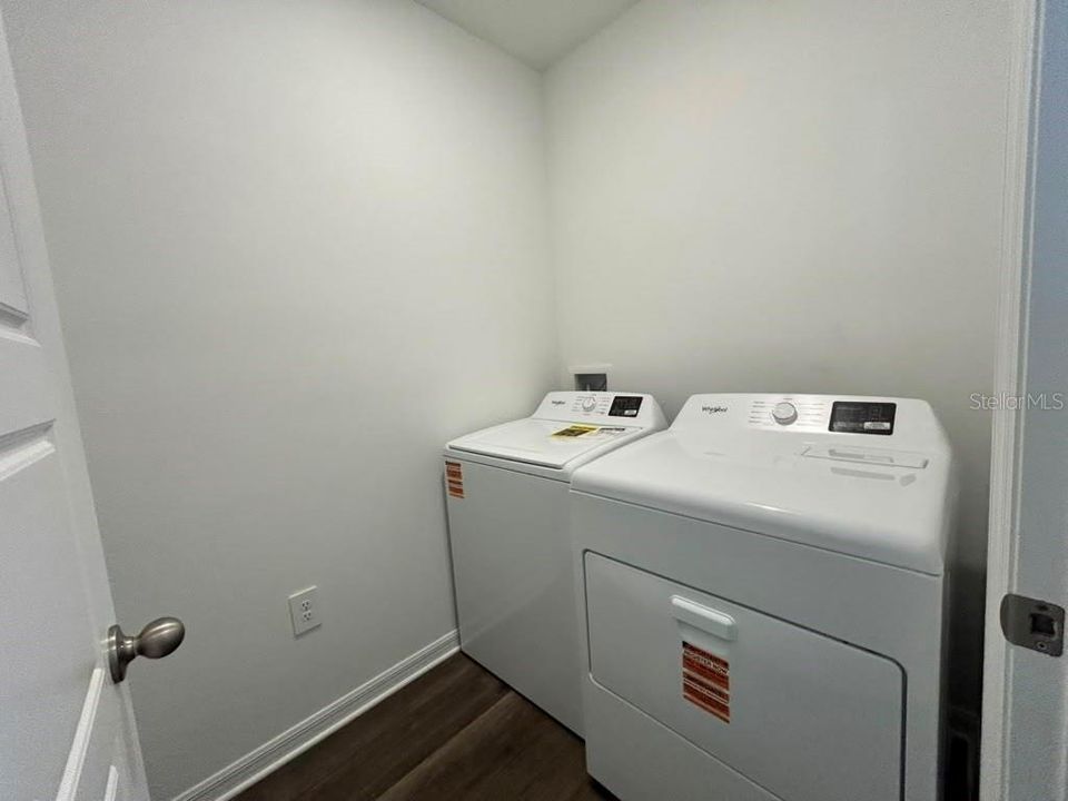 For Rent: $2,090 (4 beds, 2 baths, 1665 Square Feet)