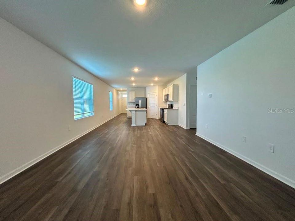 For Rent: $2,090 (4 beds, 2 baths, 1665 Square Feet)