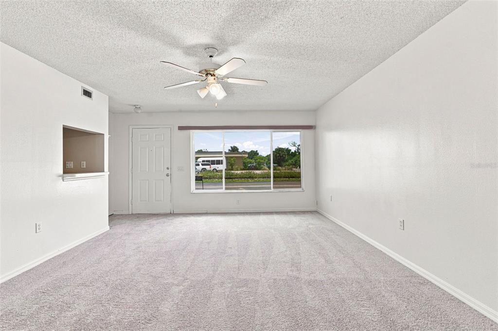 For Sale: $100,000 (2 beds, 2 baths, 1046 Square Feet)