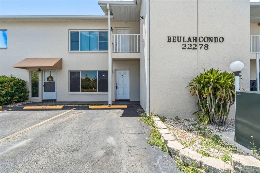 For Sale: $100,000 (2 beds, 2 baths, 1046 Square Feet)