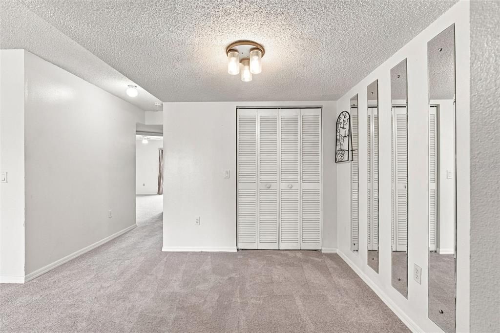 For Sale: $100,000 (2 beds, 2 baths, 1046 Square Feet)