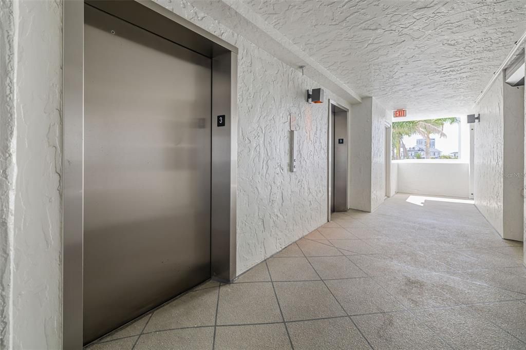 For Sale: $874,900 (2 beds, 2 baths, 1282 Square Feet)