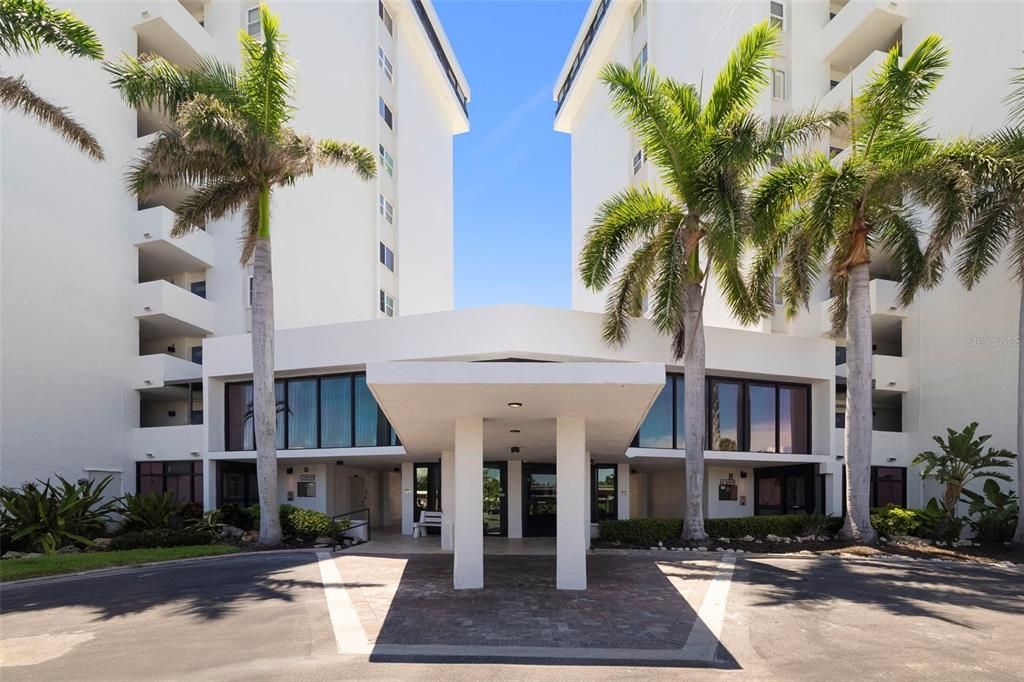 For Sale: $874,900 (2 beds, 2 baths, 1282 Square Feet)