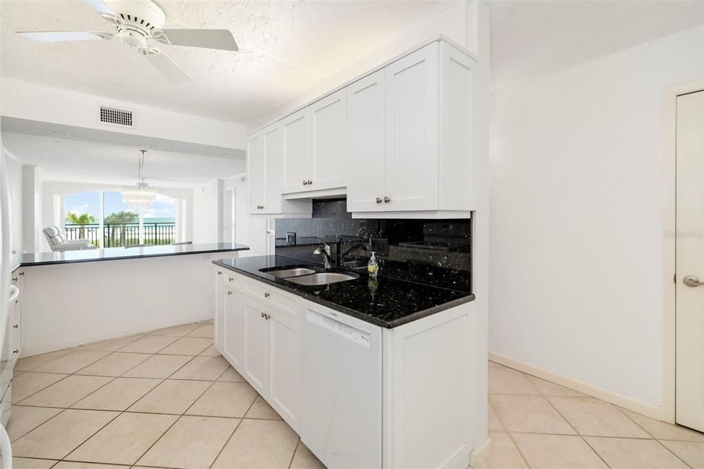 For Sale: $874,900 (2 beds, 2 baths, 1282 Square Feet)