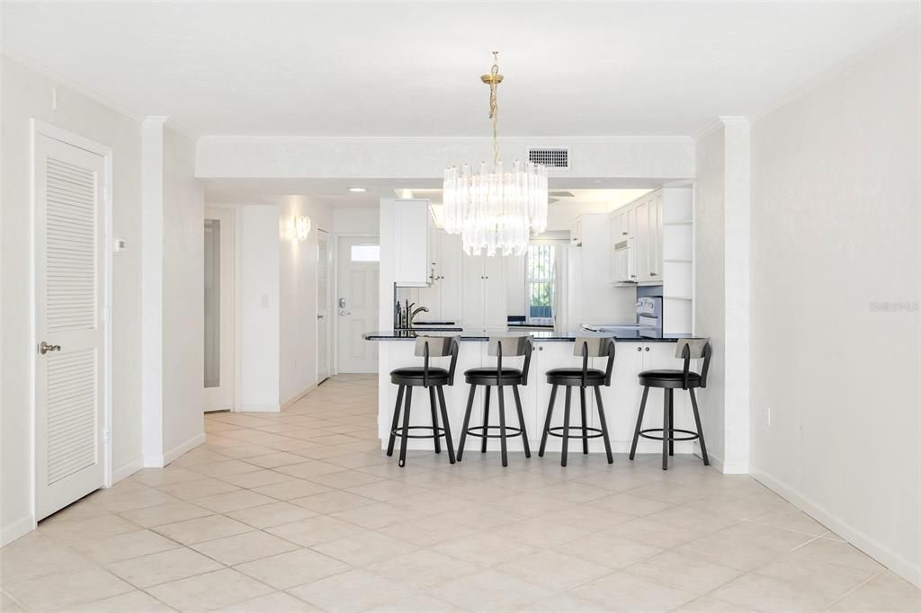 For Sale: $874,900 (2 beds, 2 baths, 1282 Square Feet)