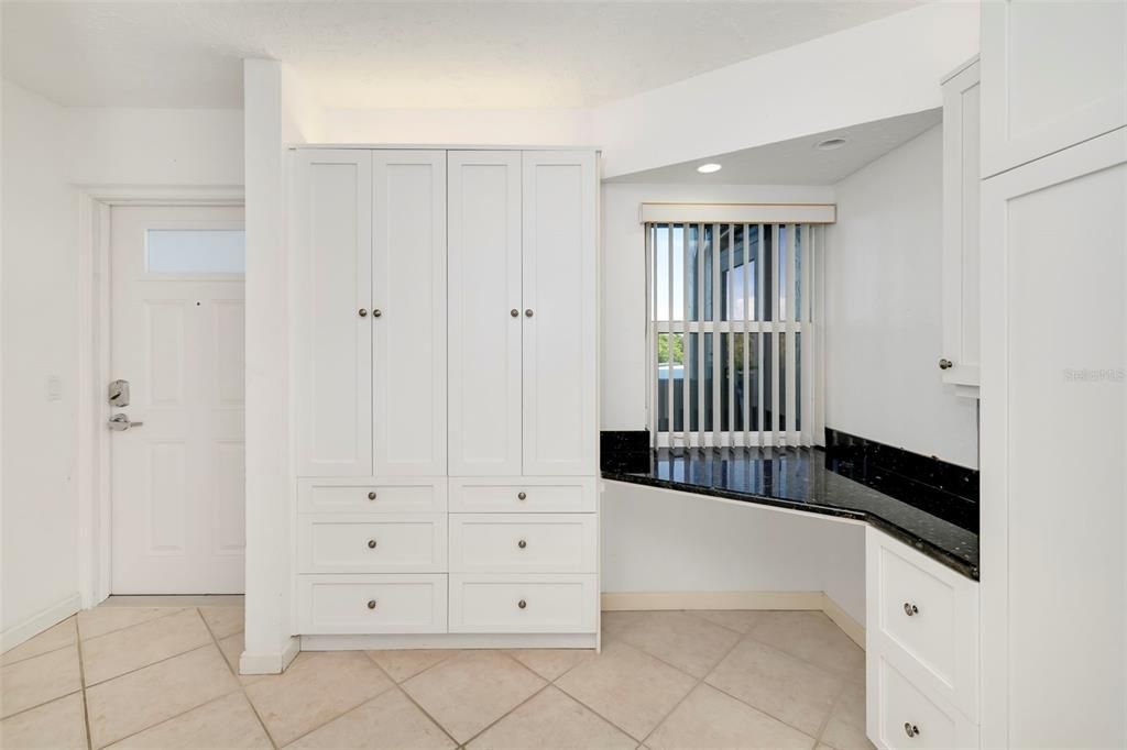 For Sale: $874,900 (2 beds, 2 baths, 1282 Square Feet)