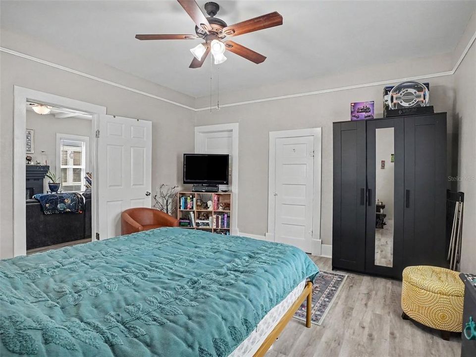 For Sale: $329,900 (3 beds, 2 baths, 1488 Square Feet)