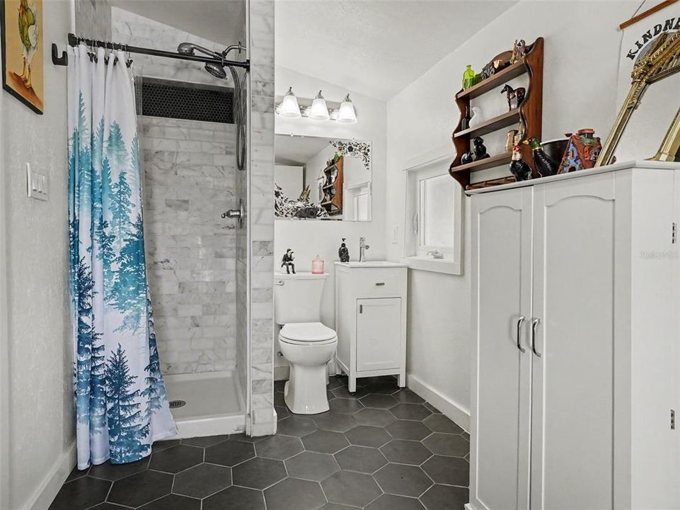 For Sale: $329,900 (3 beds, 2 baths, 1488 Square Feet)