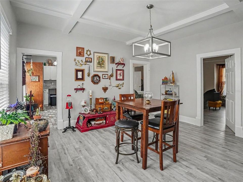 For Sale: $329,900 (3 beds, 2 baths, 1488 Square Feet)