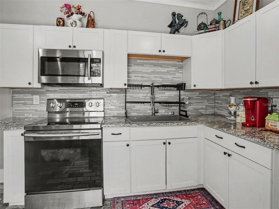 For Sale: $329,900 (3 beds, 2 baths, 1488 Square Feet)