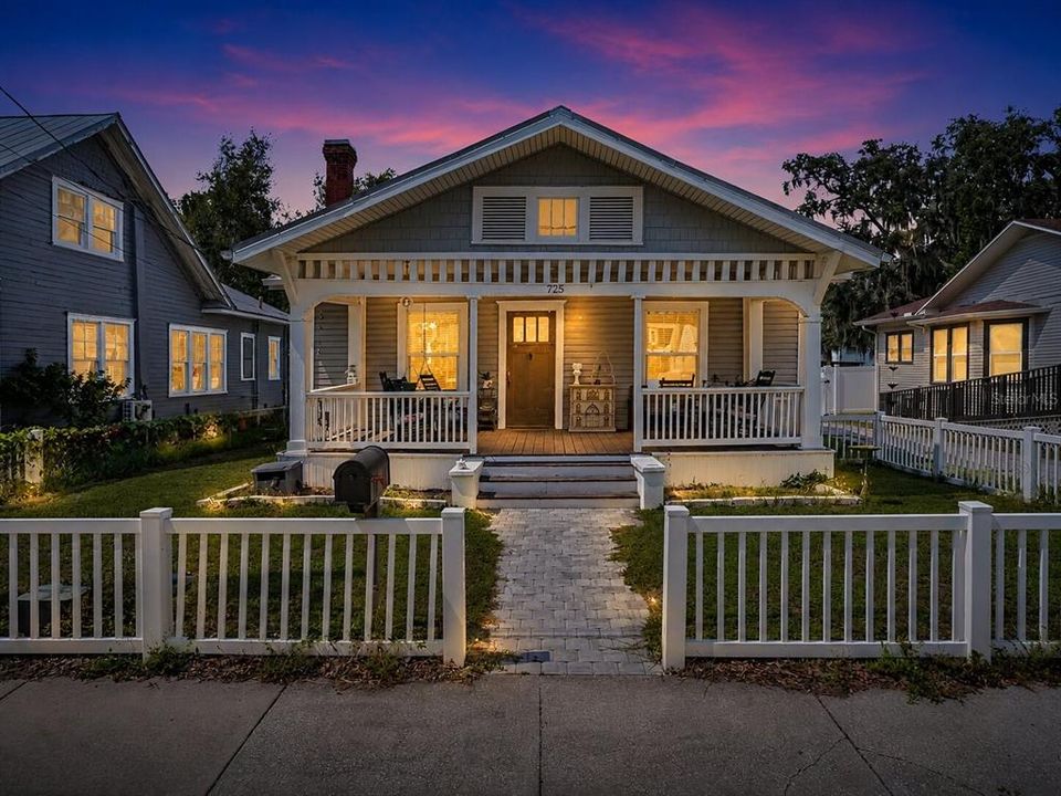 For Sale: $329,900 (3 beds, 2 baths, 1488 Square Feet)