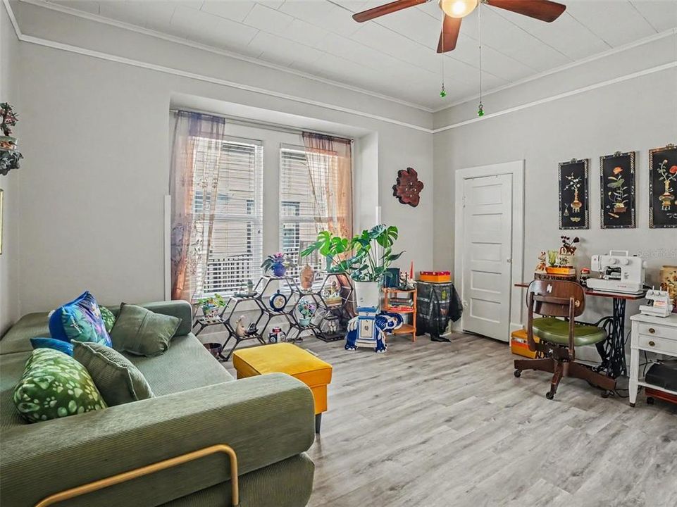 For Sale: $329,900 (3 beds, 2 baths, 1488 Square Feet)