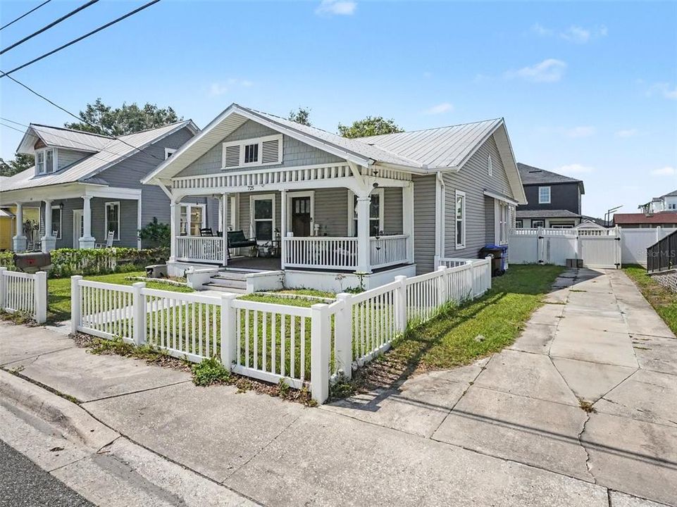 For Sale: $329,900 (3 beds, 2 baths, 1488 Square Feet)