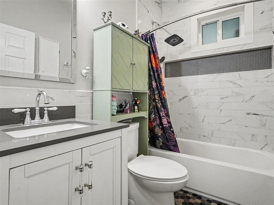 For Sale: $329,900 (3 beds, 2 baths, 1488 Square Feet)