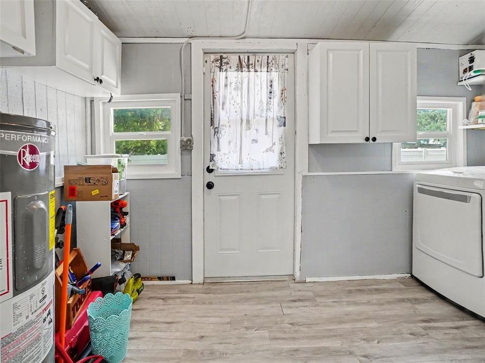 For Sale: $329,900 (3 beds, 2 baths, 1488 Square Feet)