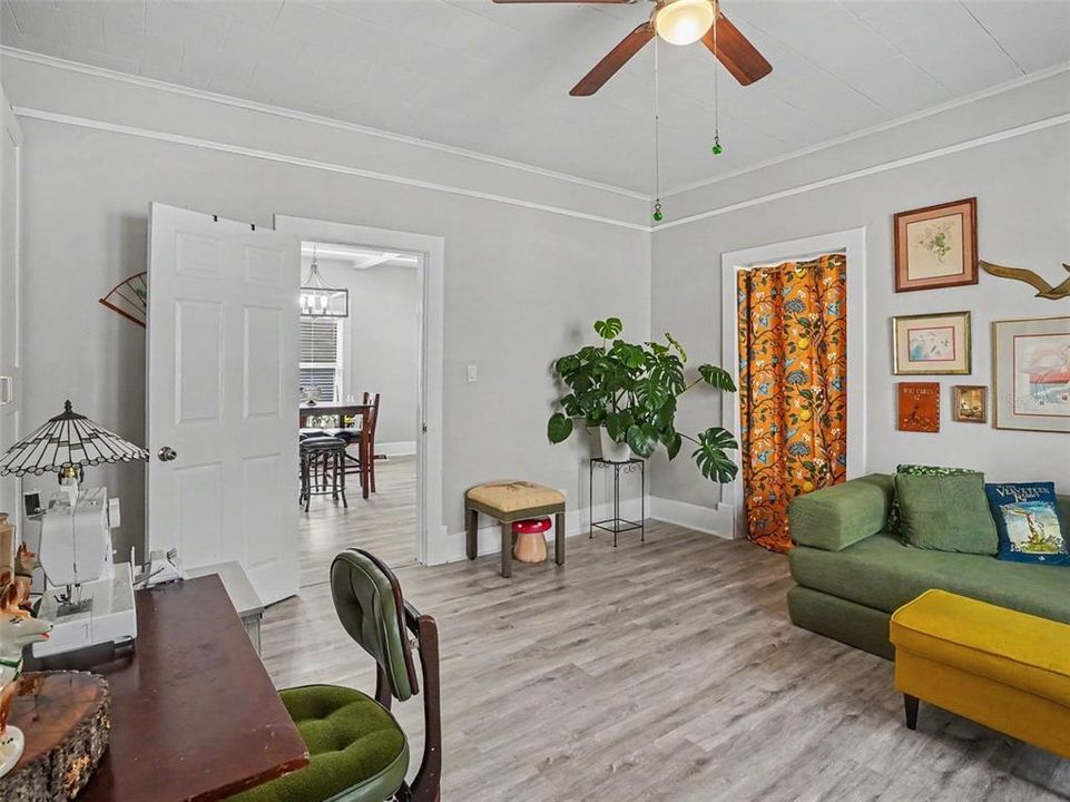 For Sale: $329,900 (3 beds, 2 baths, 1488 Square Feet)