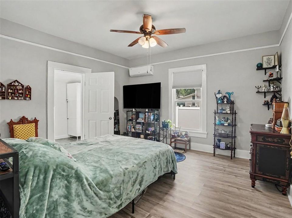 For Sale: $329,900 (3 beds, 2 baths, 1488 Square Feet)