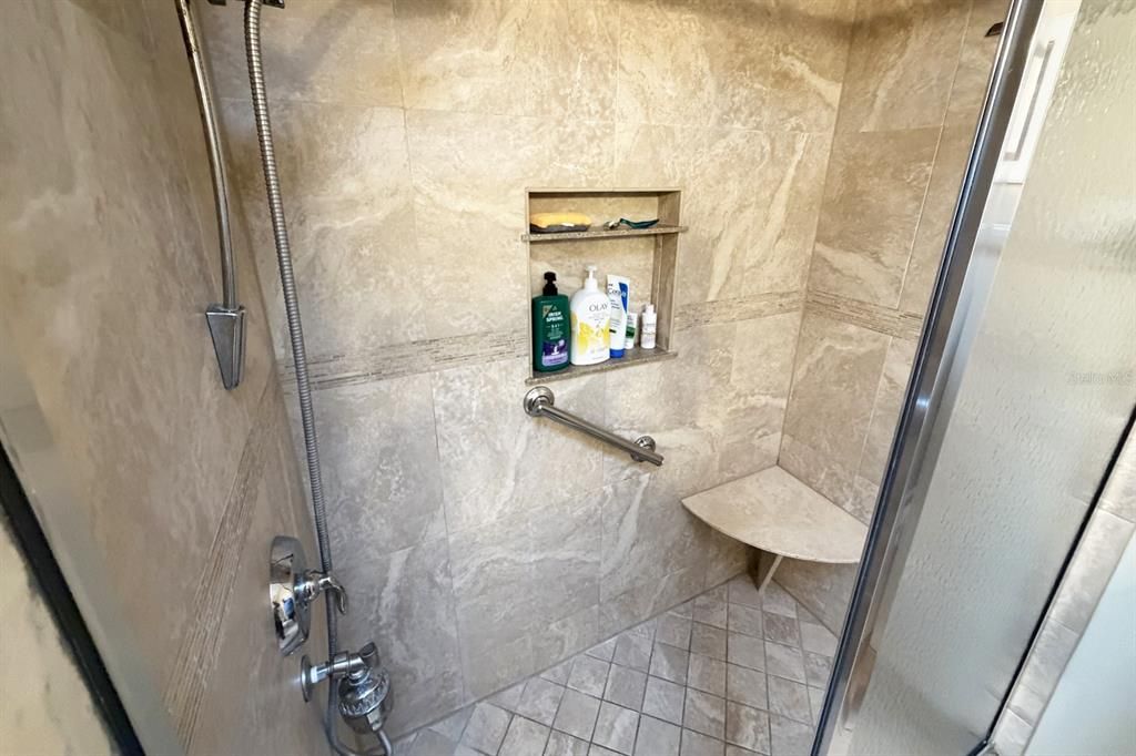 For Sale: $339,500 (3 beds, 2 baths, 1749 Square Feet)