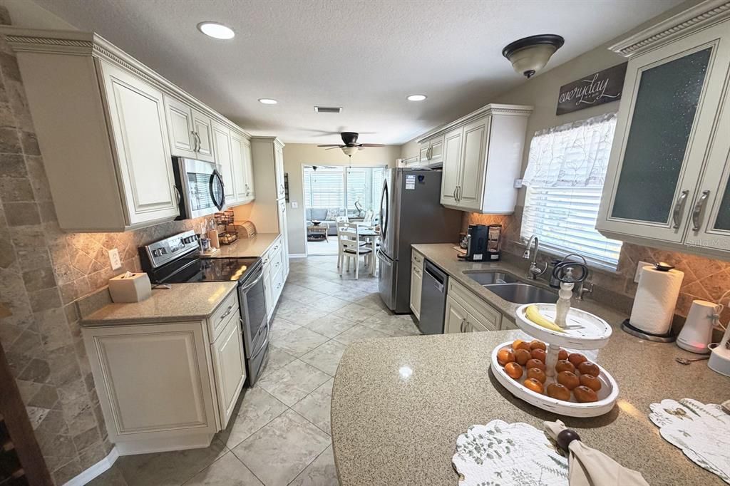 For Sale: $339,500 (3 beds, 2 baths, 1749 Square Feet)