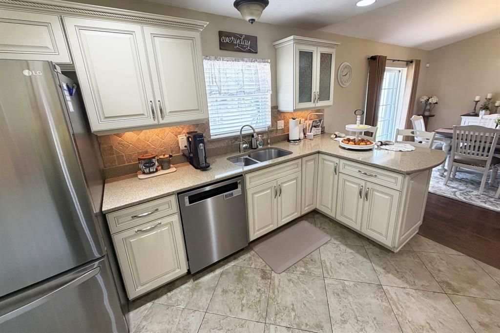 For Sale: $339,500 (3 beds, 2 baths, 1749 Square Feet)