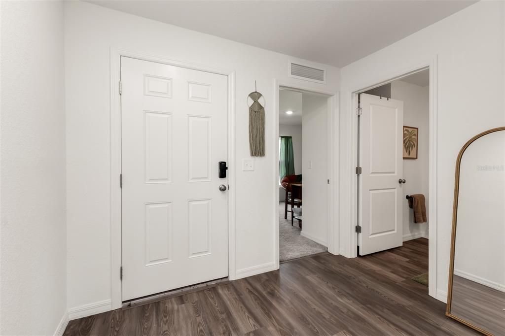 For Sale: $299,000 (3 beds, 2 baths, 1474 Square Feet)
